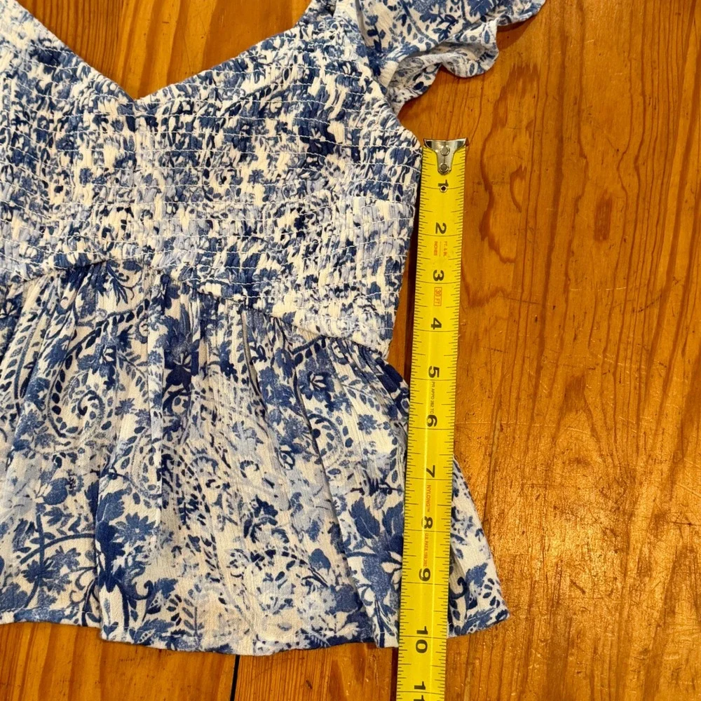 Hollister Blue White Floral Smocked Peplum Top Ruffle Sleeve XS 340F2887 - Picture 4 of 8